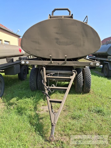 Cysterna paliwowa – stacja paliw CS-10 na przyczepie D-83 (ładowność 8,1 t) 